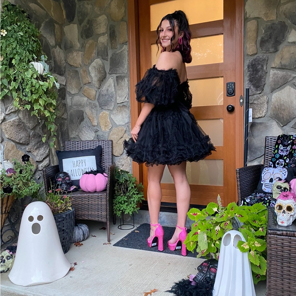 Sheri Hill formal dress, black,  size 4.  Like new condition